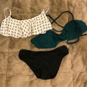2 Bikini Tops with 1 side ruched Bottom